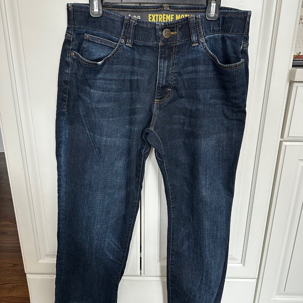 Lee Men's Extreme Motion Straight Taper Denim Blue Jean 33W x 30L Color: Trip